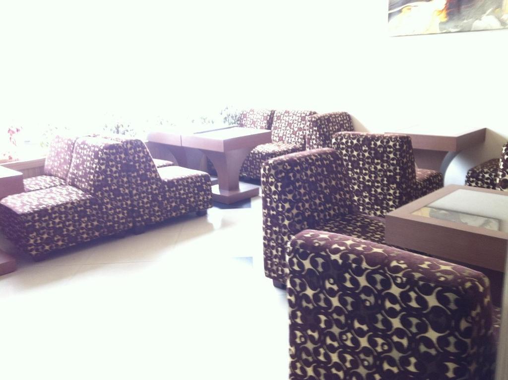 Grand Duta Hotel Palu Buitenkant foto